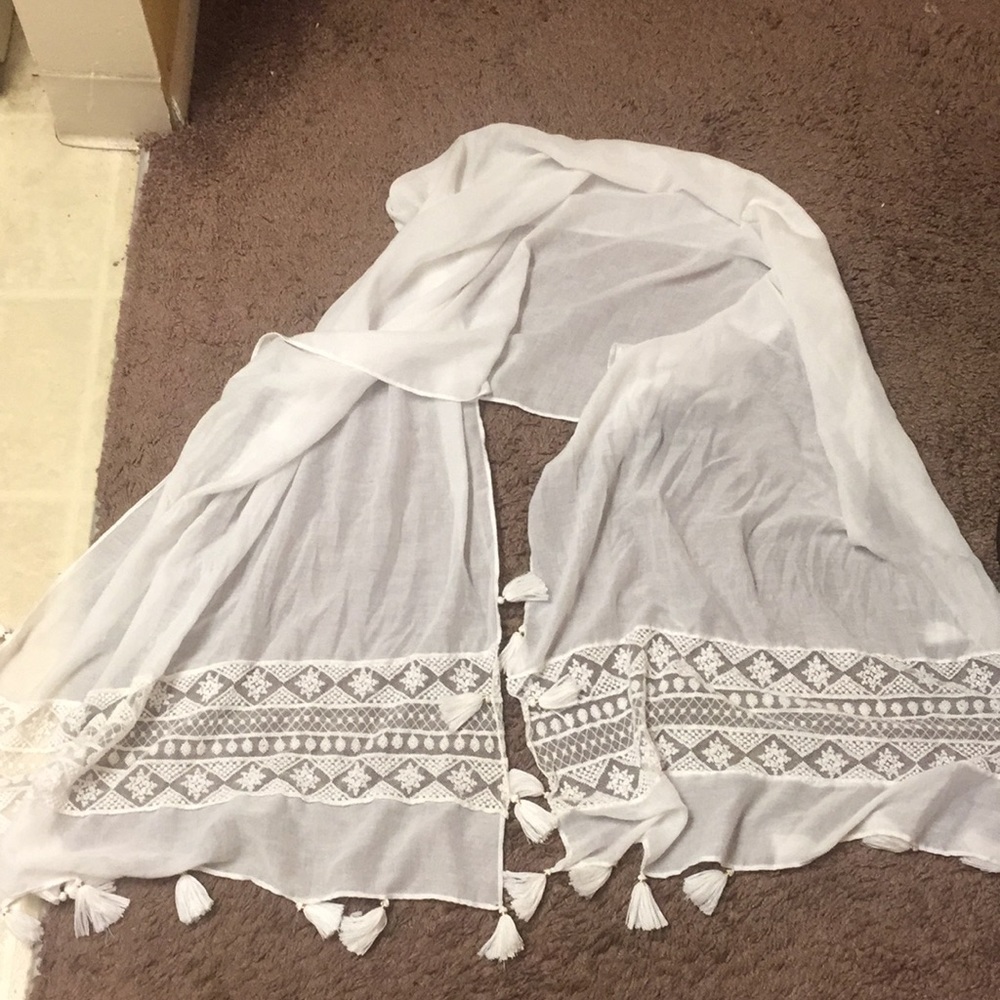 White Linen Embroidered scarf with tassels